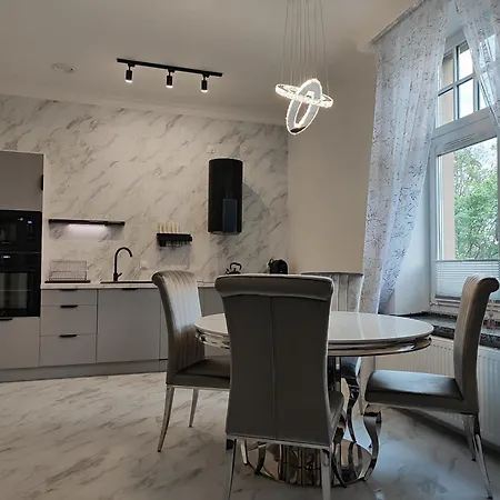 Apartament Jak W Banku Клодзько Екстер'єр фото